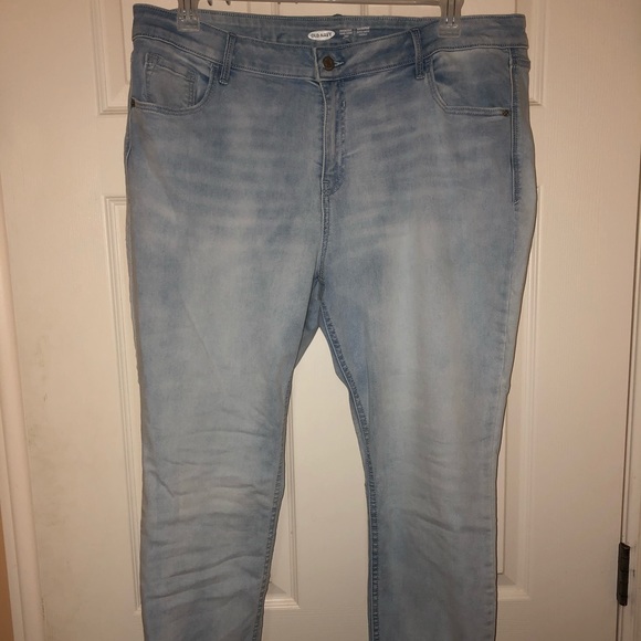 🌵NWOT Old Navy ankle rockstar jeans